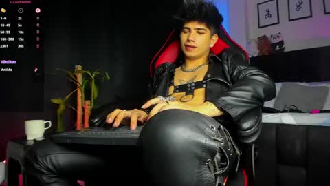Lyle Bennett Freelance Model online show from 07/28/26, 06:20