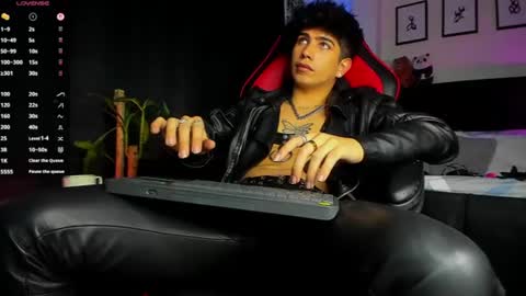 Lyle Bennett Freelance Model online show from 07/28/26, 07:39