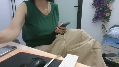 lyli_99 online show from 11/21/25, 01:54