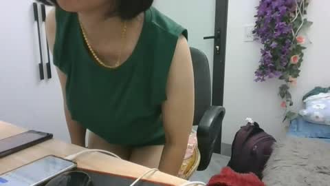 lyli_99 online show from 11/22/25, 05:17