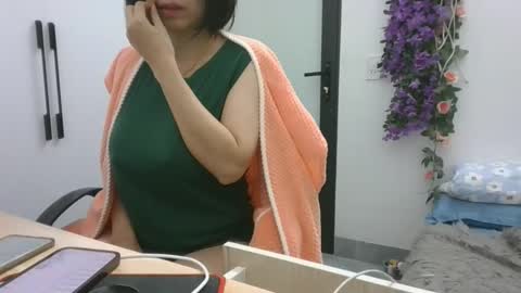 lyli_99 online show from 11/25/25, 02:55