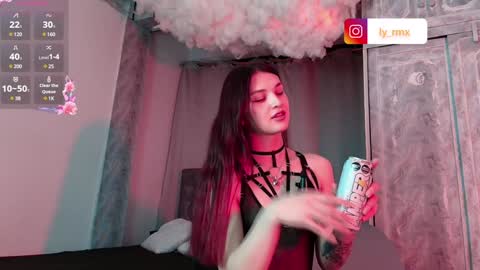 Snapshot of lylita_moon chatting on 01/08/25, 01:32 Littl online show from 01/08/25, 01:32