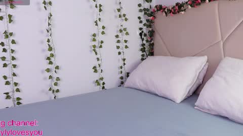 Lyly   online show from 09/19/25, 05:42