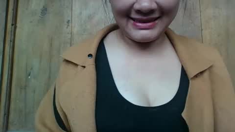 lylymai online show from 09/28/25, 01:44