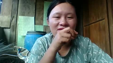 lylymai online show from 10/02/25, 09:05