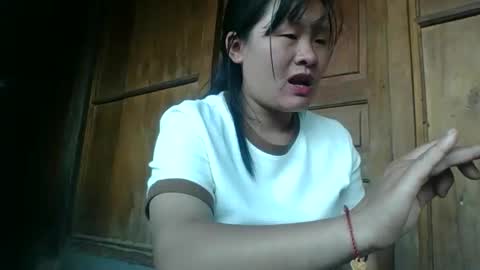 lylymai online show from 10/19/25, 07:53