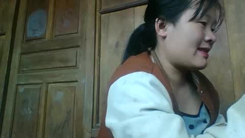 lylymai online show from 10/23/25, 02:22