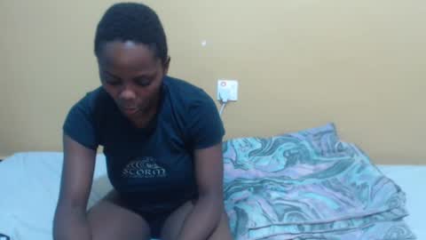 lyn_anna online show from 02/20/25, 08:39