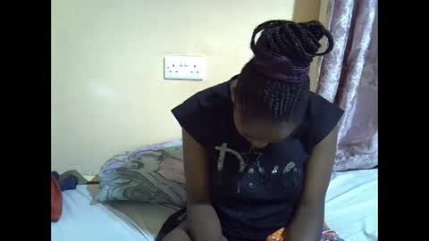 Snapshot of lyn_anna chatting on 09/13/25, 08:08 lyn_anna online show from 09/13/25, 08:08