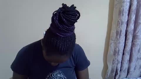 Snapshot of lyn_anna chatting on 09/28/25, 08:52 lyn_anna online show from 09/28/25, 08:52