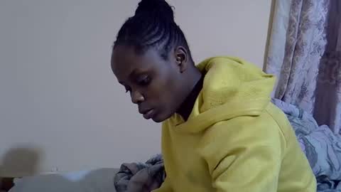 Snapshot of lyn_anna chatting on 10/11/25, 07:34 lyn_anna online show from 10/11/25, 07:34