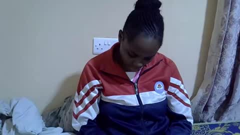 Snapshot of lyn_anna chatting on 10/13/25, 07:58 lyn_anna online show from 10/13/25, 07:58