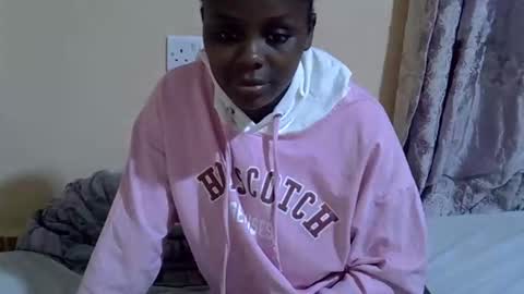 Snapshot of lyn_anna chatting on 10/25/25, 09:20 lyn_anna online show from 10/25/25, 09:20