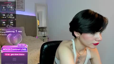 Lyn online show from 12/19/24, 01:40