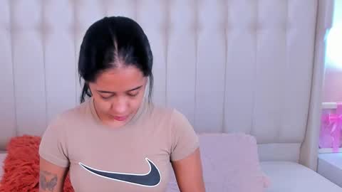 Snapshot of lyn_smith_ chatting on 10/17/25, 11:24 Lyn online show from 10/17/25, 11:24