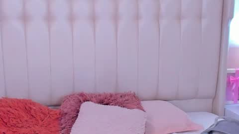 Snapshot of lyn_smith_ chatting on 10/27/25, 11:58 Lyn online show from 10/27/25, 11:58