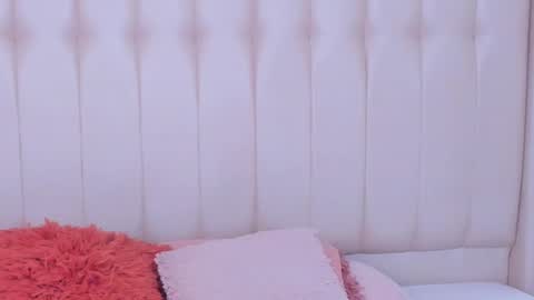 Snapshot of lyn_smith_ chatting on 11/01/25, 11:23 Lyn online show from 11/01/25, 11:23