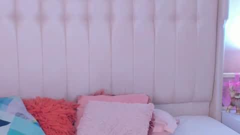 Snapshot of lyn_smith_ chatting on 11/12/25, 11:10 Lyn online show from 11/12/25, 11:10