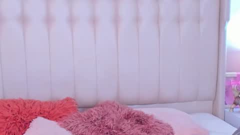 Snapshot of lyn_smith_ chatting on 11/19/25, 11:10 Lyn online show from 11/19/25, 11:10