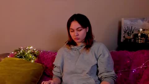 Snapshot of lynetteakey chatting on 12/06/24, 05:55 Alice online show from 12/06/24, 05:55