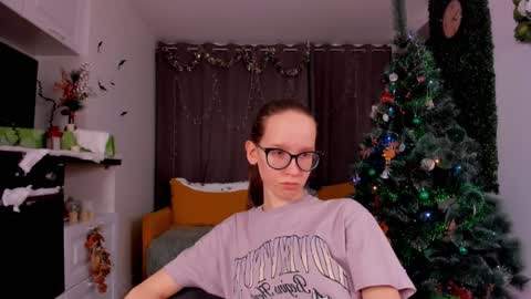 Sara online show from 12/31/24, 05:18