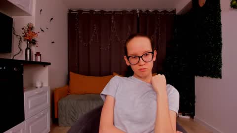Sara online show from 01/17/25, 01:15