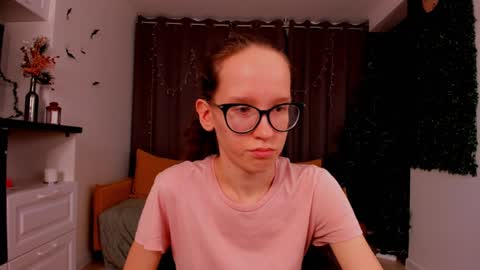 Sara online show from 01/19/25, 02:04