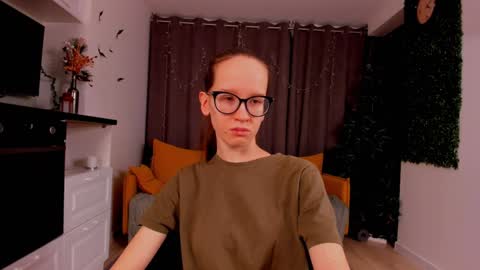 Sara online show from 01/19/25, 04:04