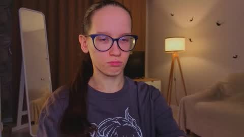 Sara online show from 11/28/25, 04:09