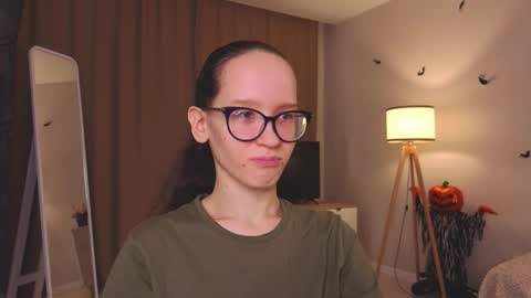 Sara online show from 12/05/25, 04:14