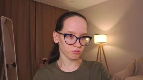 Snapshot of lynettebails chatting on 02/15/26, 04:03 Sara online show from 02/15/26, 04:03