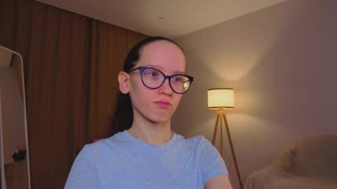 Snapshot of lynettebails chatting on 03/26/26, 04:23 Sara online show from 03/26/26, 04:23