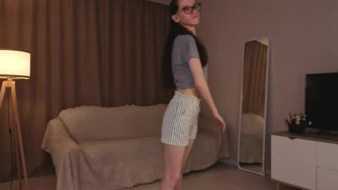 Snapshot of lynettebails chatting on 05/10/26, 04:12 Sara online show from 05/10/26, 04:12