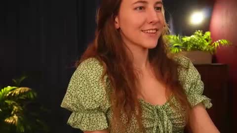 Lynn online show from 10/28/25, 07:23