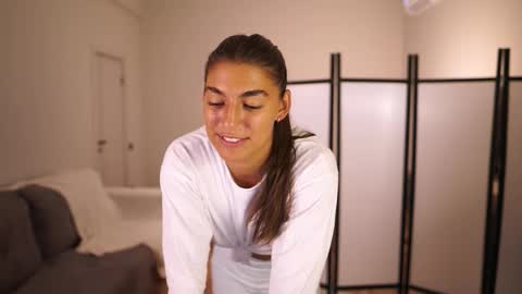  LYNN  online show from 12/15/25, 06:17