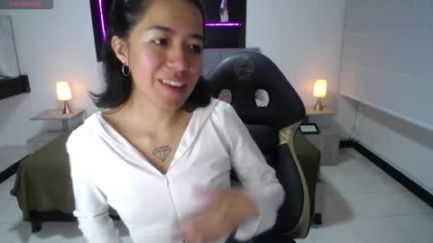 Snapshot of lynn_turner_ chatting on 03/07/26, 01:19 lynn_turner_ online show from 03/07/26, 01:19