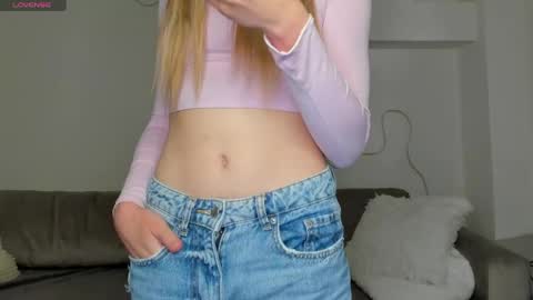 Snapshot of lynnadream_ chatting on 06/09/26, 02:45 lynnadream_ online show from 06/09/26, 02:45
