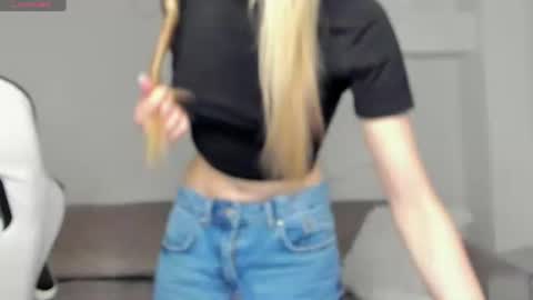 Snapshot of lynnadream_ chatting on 06/13/26, 02:31 lynnadream_ online show from 06/13/26, 02:31