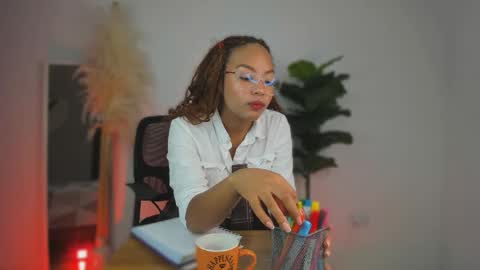 Snapshot of lynncute chatting on 06/06/26, 04:17 Law online show from 06/06/26, 04:17