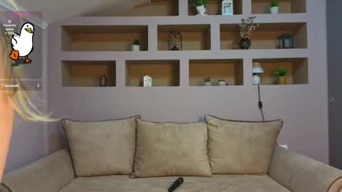 Lynn online show from 09/18/25, 05:37