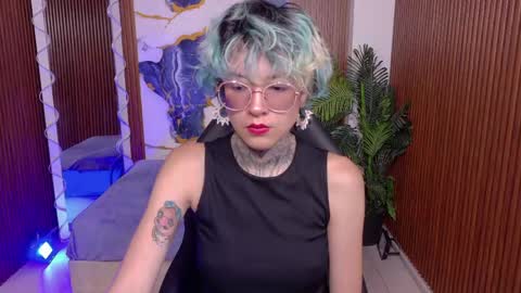 lyra_tay online show from 06/01/26, 07:04