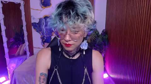 lyra_tay online show from 06/08/26, 07:03