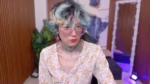 lyra_tay online show from 06/11/26, 07:12