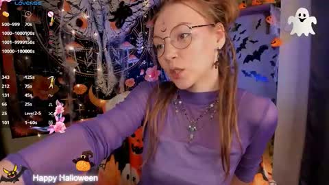 Lyra online show from 10/31/25, 11:44