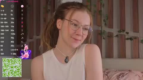 Snapshot of lyra_thenymph chatting on 07/26/26, 12:41 Lyra online show from 07/26/26, 12:41