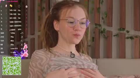 Snapshot of lyra_thenymph chatting on 07/27/26, 12:39 Lyra online show from 07/27/26, 12:39