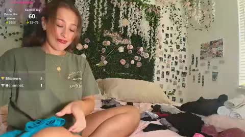 Lyra online show from 07/13/26, 12:24