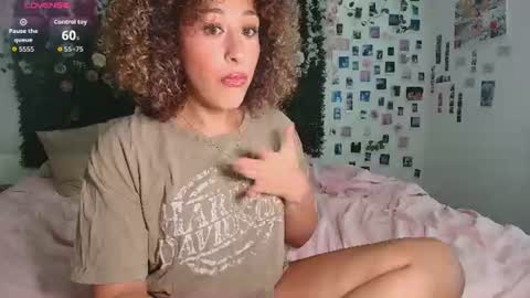 Lyra online show from 07/28/26, 12:40