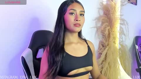 Snapshot of lyralux10 chatting on 11/18/25, 12:27 lyralux10 online show from 11/18/25, 12:27