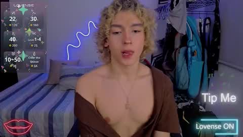 Lyric online show from 12/02/25, 11:23